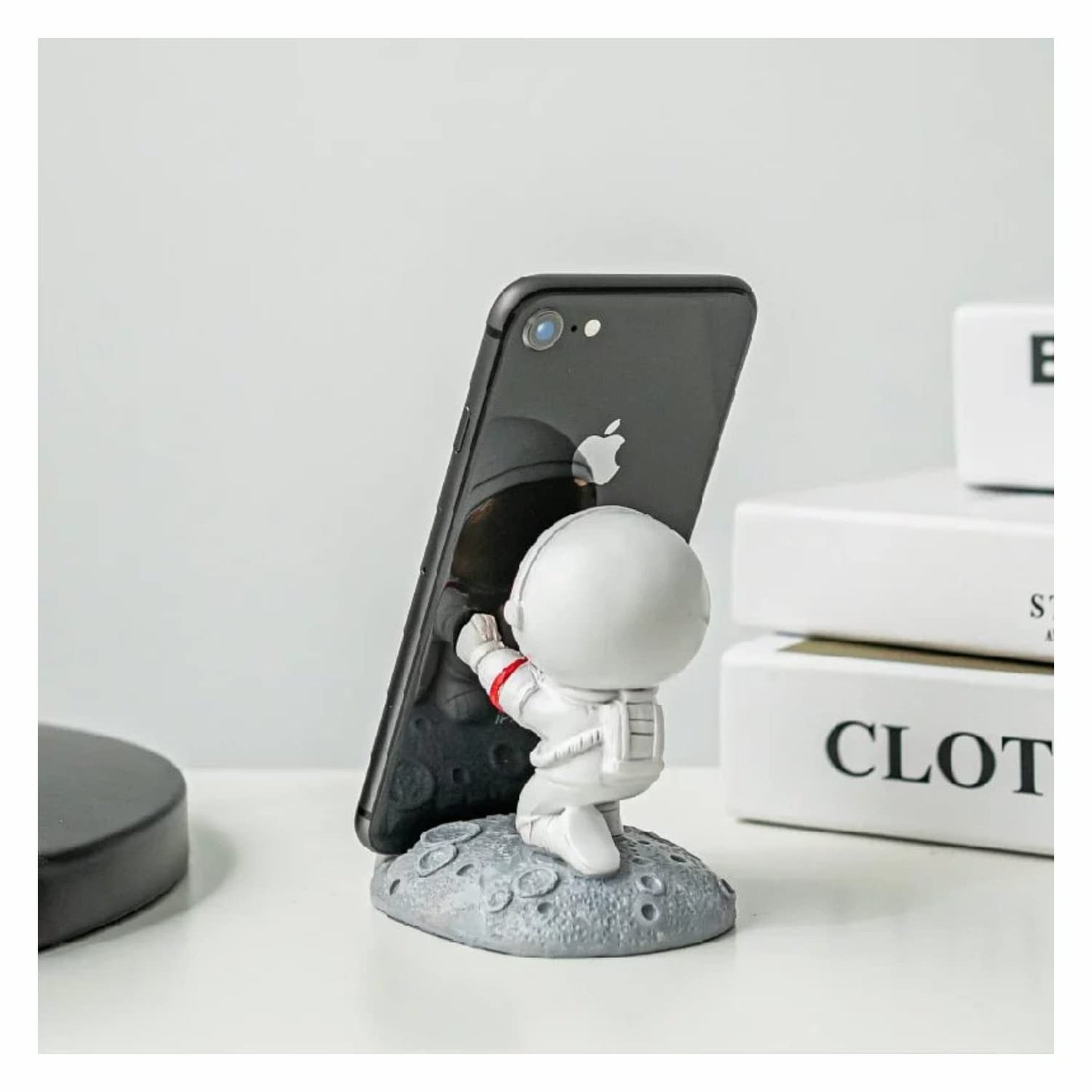 Nordic Style Astronauts Mobile Phone Stand Holder